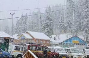 ಭಾರೀ ಹಿಮಪಾತ: ಜಮ್ಮು-ಶ್ರೀನಗರ ಹೆದ್ದಾರಿ ಬಂದ್