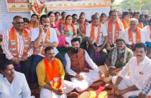 ಬಾಣಂತಿಯರ ಸಾವು ಪ್ರಕರಣ; ಆಸ್ಪತ್ರೆ ಎದುರು ರಾಮುಲು ಉಪವಾಸ ಸತ್ಯಾಗ್ರಹ