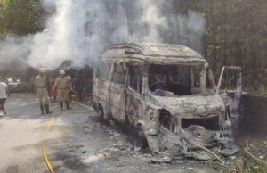 ಕುದುರೆಮುಖದಲ್ಲಿ ಹೊತ್ತಿ ಉರಿದ ಉಡುಪಿಯ ಟೂರಿಸ್ಟ್ ವಾಹನ