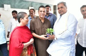 ನಟ ಶಿವರಾಜ್ ಕುಮಾರ್ ಆರೋಗ್ಯ ವಿಚಾರಿಸಿದ ಮುಖ್ಯಮಂತ್ರಿ ಸಿದ್ದರಾಮಯ್ಯ