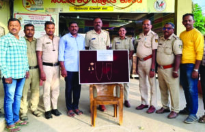 ಮನೆಗೆ ಕನ್ನ ಹಾಕಿ ಕಳವು ಮಾಡುತ್ತಿದ್ದ ಅಂತರ ಜಿಲ್ಲಾ ಕಳ್ಳರ ಬಂಧನ