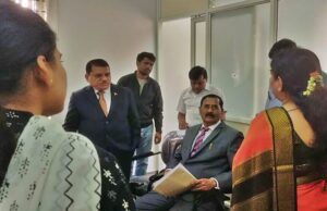 ಬಿಬಿಎಂಪಿ ಕಚೇರಿಯಲ್ಲಿ ಅಮ್ಮನ ಬದಲು ಮಗ ಕೆಲಸ: ತರಾಟೆಗೆ ತೆಗೆದುಕೊಂಡ ಲೋಕಾಯುಕ್ತ ಅಧಿಕಾರಿಗಳು