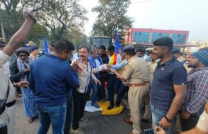 ಮೈಸೂರು ಬಂದ್: ಆರ್ ಎಸ್ ಎಸ್ ಕಚೇರಿಗೆ ತೆರಳಲು ಯತ್ನ; ಪೊಲೀಸರಿಂದ ತಡೆ