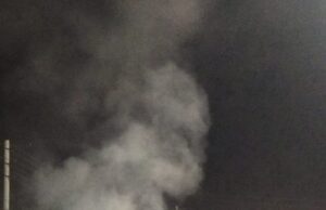 ಚಲಿಸುತ್ತಿರುವಾಗಲೇ ವಾಹನದಲ್ಲಿ ಕಾಣಿಸಿಕೊಂಡ ಬೆಂಕಿ: ಚಾಲಕ ಪಾರು