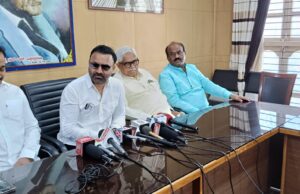 ದೇಶದ ಅಭಿವೃದ್ಧಿಗಾಗಿ ಪ್ರಧಾನಿ ಹುದ್ದೆಯನ್ನುಬೇರೆಯವರಿಗೆ ಬಿಟ್ಟುಕೊಡಲಿ: ಸಚಿವ ಸಂತೋಷ್ ಲಾಡ್