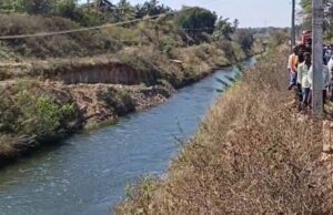 ಚಾಲಕನ ನಿಯಂತ್ರಣ ತಪ್ಪಿ ವಿಸಿ ನಾಲೆಗೆ ಬಿದ್ದ ಕಾರು: ಓರ್ವ ಸಾವು, ಓರ್ವನ ರಕ್ಷಣೆ, ಇಬ್ಬರು ನಾಪತ್ತೆ