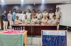 ಮನೆಗಳ್ಳ- ಸರಗಳ್ಳರ ಬಂಧನ: ₹24.20 ಲಕ್ಷ ಮೌಲ್ಯದ ಚಿನ್ನಾಭರಣ ವಶ