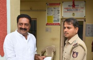 ಕುಂಭಮೇಳದಲ್ಲಿ ಪ್ರಕಾಶ್ ರೈ ನಕಲಿ ಫೋಟೋ; ಪ್ರಶಾಂತ್ ಸಂಬರಗಿ ವಿರುದ್ಧ ದೂರು