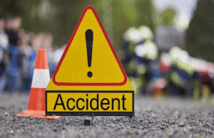 ವಾಹನ ಪಲ್ಟಿ: 16 ಮಕ್ಕಳಿಗೆ ಗಾಯ, ಅಪಾಯದಿಂದ ಪಾರು