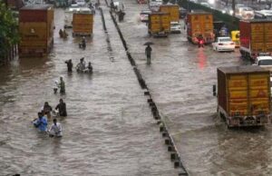 ದೆಹಲಿಯಲ್ಲಿ ಬಿರುಗಾಳಿ, ಗುಡುಗು ಸಹಿತ ಭಾರೀ ಮಳೆ : ನಾಲ್ವರು ಸಾವು