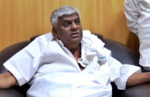 “ದೇವರ ಆಶೀರ್ವಾದವಿದೆ, ಯಾರು ಏನೂ ಮಾಡಲಾಗಲ್ಲ” : ರಾಯಚೂರಲ್ಲಿ ರೇವಣ್ಣ ಪ್ರತಿಕ್ರಿಯೆ