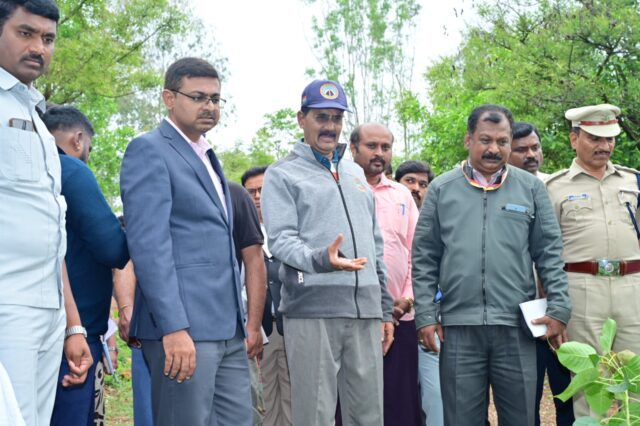 karighatta-visit-B-Veerappa