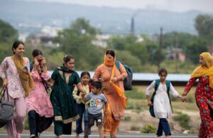 ಜಮ್ಮುವಿನಲ್ಲಿ ಪಾಕಿಸ್ತಾನದ ಶೆಲ್ ದಾಳಿ: 10,000ಕ್ಕೂ ಹೆಚ್ಚು ಮಂದಿ ಸ್ಥಳಾಂತರ!