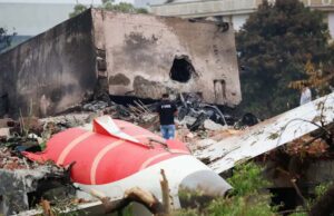 ಅಹಮದಾಬಾದ್ ವಿಮಾನ ದುರಂತ: ಬ್ಲ್ಯಾಕ್ಬಾಕ್ಸ್ನಲ್ಲಿ ಅಡಗಿರುವ ಸತ್ಯ, ನಾಳೆಯೊಳಗೆ ಬಹಿರಂಗವಾಗುವ ನಿರೀಕ್ಷೆ!