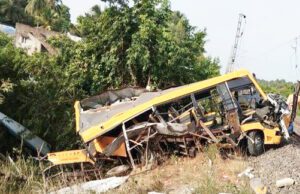 ತಮಿಳುನಾಡಿನಲ್ಲಿ ಶಾಲಾ ವ್ಯಾನ್ಗೆ ರೈಲು ಡಿಕ್ಕಿ : ಮೂವರು ಮಕ್ಕಳ ದಾರುಣ ಮರಣ