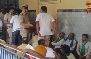 ಭ್ರಷ್ಟಾಚಾರ ಆರೋಪ – ಆನೇಕಲ್ ತಹಶೀಲ್ದಾರ್ ಕಚೇರಿಗೆ ಮುತ್ತಿಗೆ ಹಾಕಿದ ರೈತರು