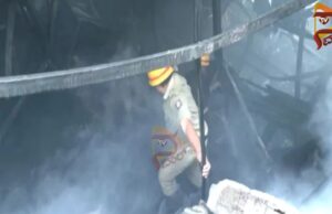 ಫರ್ನಿಚರ್ ಶಾಪ್ನಲ್ಲಿ ಭಾರೀ ಅಗ್ನಿ ಅವಘಡ – ವಸ್ತುಗಳು ಭಸ್ಮ