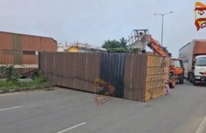 ಟೋಲ್ ಬಳಿ ಕಂಟೇನರ್ ಪಲ್ಟಿ – ಫುಲ್ ಟ್ರಾಫಿಕ್ ಜಾಮ್