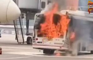 ದೆಹಲಿಯ ವಿಮಾನ ನಿಲ್ದಾಣದಲ್ಲಿ ಹೊತ್ತಿ ಉರಿದ ಏರ್ ಇಂಡಿಯಾ ಬಸ್