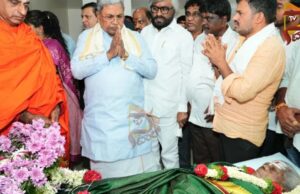ಸಾಲುಮರದ ತಿಮ್ಮಕ್ಕನವರ ಅಂತಿಮ ದರ್ಶನ ಪಡೆದ ಸಿಎಂ ಸಿದ್ದರಾಮಯ್ಯ