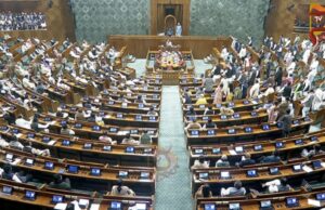 ಚಳಿಗಾಲದ ಅಧಿವೇಶನ ಆರಂಭದಲ್ಲೇ ವಿಪಕ್ಷಗಳಿಂದ ಗದ್ದಲ, ಪ್ರತಿಭಟನೆ – ಕಲಾಪ ಮುಂದೂಡಿಕೆ..!