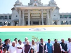 ವಿಶ್ವದ 2ನೇ ಅತಿದೊಡ್ಡ ಖಾದಿ ರಾಷ್ಟ್ರೀಯ ಧ್ವಜ ಅನಾವರಣಗೊಳಿಸಿದ ಸಿಎಂ