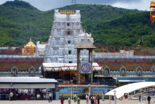 ರೇಷ್ಮೆ ಬದಲು ಪಾಲಿಸ್ಟರ್ ಶಾಲು – ತಿರುಪತಿ ದೇವಸ್ಥಾನದಲ್ಲಿ ಹಗರಣ