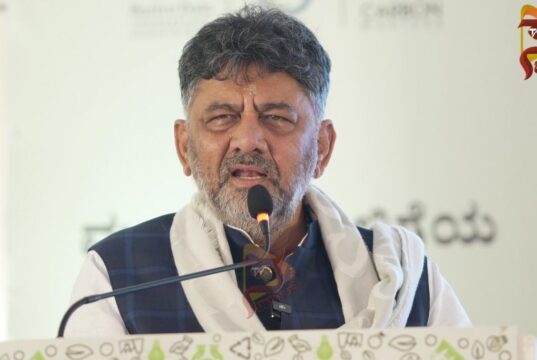 ಬೇಸಿಕ್ ಕಾಮನ್ಸೆನ್ಸ್ ಇಟ್ಕೊಂಡು ನನ್ನ ಹತ್ರ ಡೀಲ್ ಮಾಡ್ಬೇಕು – ಡಿಕೆಶಿ ಗರಂ