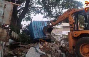 ಜೆಸಿಬಿಗಳ ಘರ್ಜನೆ – ರಸ್ತೆ ಬದಿಯ ಗೂಡಂಗಡಿಗಳ ತೆರವು..!