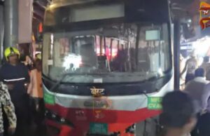 ರಿವರ್ಸ್ ತೆಗೆಯುವಾಗ ಬಸ್ ಡಿಕ್ಕಿ; 4 ಮಂದಿ ಸಾವು – 9 ಜನರಿಗೆ ಗಾಯ