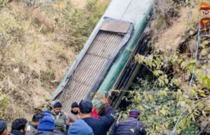 ಕಂದಕಕ್ಕೆ ಉರುಳಿದ ಬಸ್ – 7 ಮಂದಿ ಸಾವು, 12 ಜನರಿಗೆ ಗಾಯ