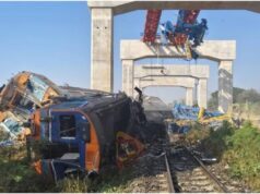 ಚಲಿಸುತ್ತಿದ್ದ, ರೈಲಿನ ಮೇಲೆ ಬಿತ್ತು ಕ್ರೇನ್ – 22 ಮಂದಿ ಸಾವು..!