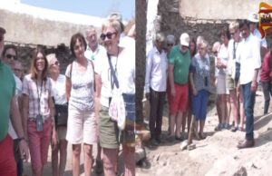 ಲಕ್ಕುಂಡಿ ಉತ್ಖನನ ಸ್ಥಳಕ್ಕೆ ಫ್ರಾನ್ಸ್ ಪ್ರವಾಸಿಗರ ತಂಡ ಭೇಟಿ