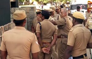 ಪೊಲೀಸ್ ವಾಹನದ ಮೇಲೆ ಬಾಂಬ್ ಎಸೆದಿದ್ದ ಆರೋಪಿ ಎನ್ಕೌಂಟರ್ನಲ್ಲಿ ಹತ್ಯೆ..!