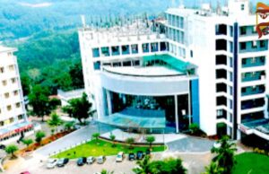 ಕೇರಳದ ಮೆಡಿಕಲ್ ಕಾಲೇಜು ವೈದ್ಯರಿಂದ ವೇತನ ಪರಿಷ್ಕರಣೆಗೆ ಆಗ್ರಹಿಸಿ ಮುಷ್ಕರ..!