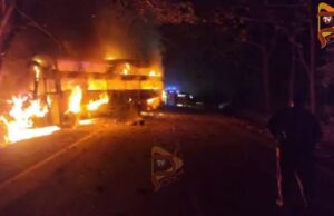 ಧಗಧಗನೇ ಹೊತ್ತಿ ಉರಿದ ಖಾಸಗಿ ಸ್ಲೀಪರ್ ಬಸ್..!