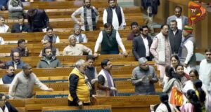 ಪ್ರಧಾನಿ ಕುರ್ಚಿ ಬಳಿ ಕೈ ಮಹಿಳಾ ಸದಸ್ಯರ ಪ್ರತಿಭಟನೆಯ ವಿಡಿಯೋ ಬಿಡುಗಡೆ – ಕಿರಣ್ ರಿಜಿಜು