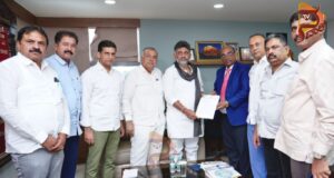 ಲೋಪದೋಷ ಸರಿಪಡಿಸುವಂತೆ ರಾಜ್ಯ ಚುನಾವಣಾ ಆಯೋಗಕ್ಕೆ ಡಿಕೆಶಿ ನೇತೃತ್ವದ ನಿಯೋಗ ಮನವಿ..!