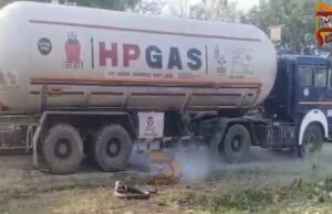 ಮಂಗಳೂರಿನಿಂದ ಧಾರವಾಡಕ್ಕೆ ತೆರಳುತ್ತಿದ್ದ ಟ್ಯಾಂಕರ್ನಲ್ಲಿ ಗ್ಯಾಸ್ ಸೋರಿಕೆ – ಸಂಚಾರ ನಿಷೇಧ..!