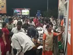 ಪೆಟ್ರೋಲ್ ಸಿಗಲ್ಲ ಅಂತ ಬಂಕ್ಗೆ ಮುಗಿಬಿದ್ದ ಬೆಳಗಾವಿ ಜನರು