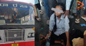 ವಿದ್ಯಾರ್ಥಿನಿ ಕಾಲಿನ ಮೇಲೆ ಹರಿದ ಬಸ್ ಟೈರ್ – ಕಾಲು ಮುರಿತ