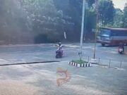 ಚಲಿಸುತ್ತಿದ್ದ, ಬಸ್ನಿಂದ ಏಕಾಏಕಿ ಡೋರ್ ಓಪನ್ – ಕೆಳಗೆ ಬಿದ್ದ ವಿದ್ಯಾರ್ಥಿನಿಯರು