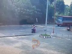 ಚಲಿಸುತ್ತಿದ್ದ, ಬಸ್ನಿಂದ ಏಕಾಏಕಿ ಡೋರ್ ಓಪನ್ – ಕೆಳಗೆ ಬಿದ್ದ ವಿದ್ಯಾರ್ಥಿನಿಯರು