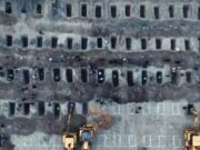 ಏರ್ಸ್ಟ್ರೈಕ್ಗೆ ಇರಾನ್ ತತ್ತರ; ಹೆಣಗಳ ರಾಶಿ – ಜೆಸಿಬಿಯಿಂದ ಗುಂಡಿ ತೆಗೆದು ಸಾಮೂಹಿಕ ಅಂತ್ಯಕ್ರಿಯೆ..!