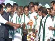 ಮೋದಿ ಅವ್ರನ್ನ ನೋಡಿ ಸಿದ್ದರಾಮಯ್ಯ ಕಲಿಯಬೇಕು – ಸಿಎಂಗೆ ತಿವಿದ ದೊಡ್ಡಗೌಡರು