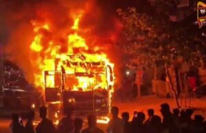 ಚಲಿಸುತ್ತಿದ್ದ ಖಾಸಗಿ ಬಸ್ನಲ್ಲಿ ಬೆಂಕಿ – ಬದುಕುಳಿದ ಪ್ರಯಾಣಿಕರು