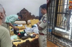 ಮನೆಯ ಕಿಟಕಿ ಮುರಿದು ಒಳನುಗ್ಗಿ ಚಿನ್ನಾಭರಣ ಕದ್ದ ಖದೀಮರು..!