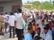 ಹರಿಹರ ಪಂಚಮಸಾಲಿ ಗುರುಪೀಠದಲ್ಲಿ ಭಾರಿ ಹೈಡ್ರಾಮಾ – ಚಪ್ಪಲಿ, ಬಾಟೆಲ್ ತೂರಾಟ, ಕರೆಂಟ್ ಕಟ್..!