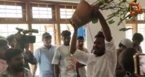 ಪರೀಕ್ಷೆ ನಡೆದು 5 ತಿಂಗಳಾದ್ರೂ ಪ್ರಕಟವಾಗದ ಫಲಿತಾಂಶ – ಕಚೇರಿ ಪೀಠೋಪಕರಣ ಧ್ವಂಸ