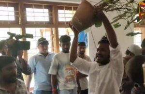 ಪರೀಕ್ಷೆ ನಡೆದು 5 ತಿಂಗಳಾದ್ರೂ ಪ್ರಕಟವಾಗದ ಫಲಿತಾಂಶ – ಕಚೇರಿ ಪೀಠೋಪಕರಣ ಧ್ವಂಸ